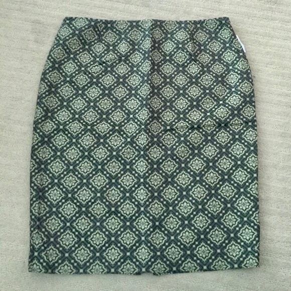 Nine West Dresses & Skirts - NWT Nine West Skirt - Green Diamond Pattern